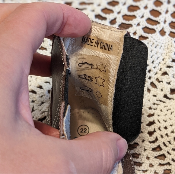 Vincent Toddler Zip-up Leather Boots. Perfect for Fall and Winter! - Picture 5 of 6